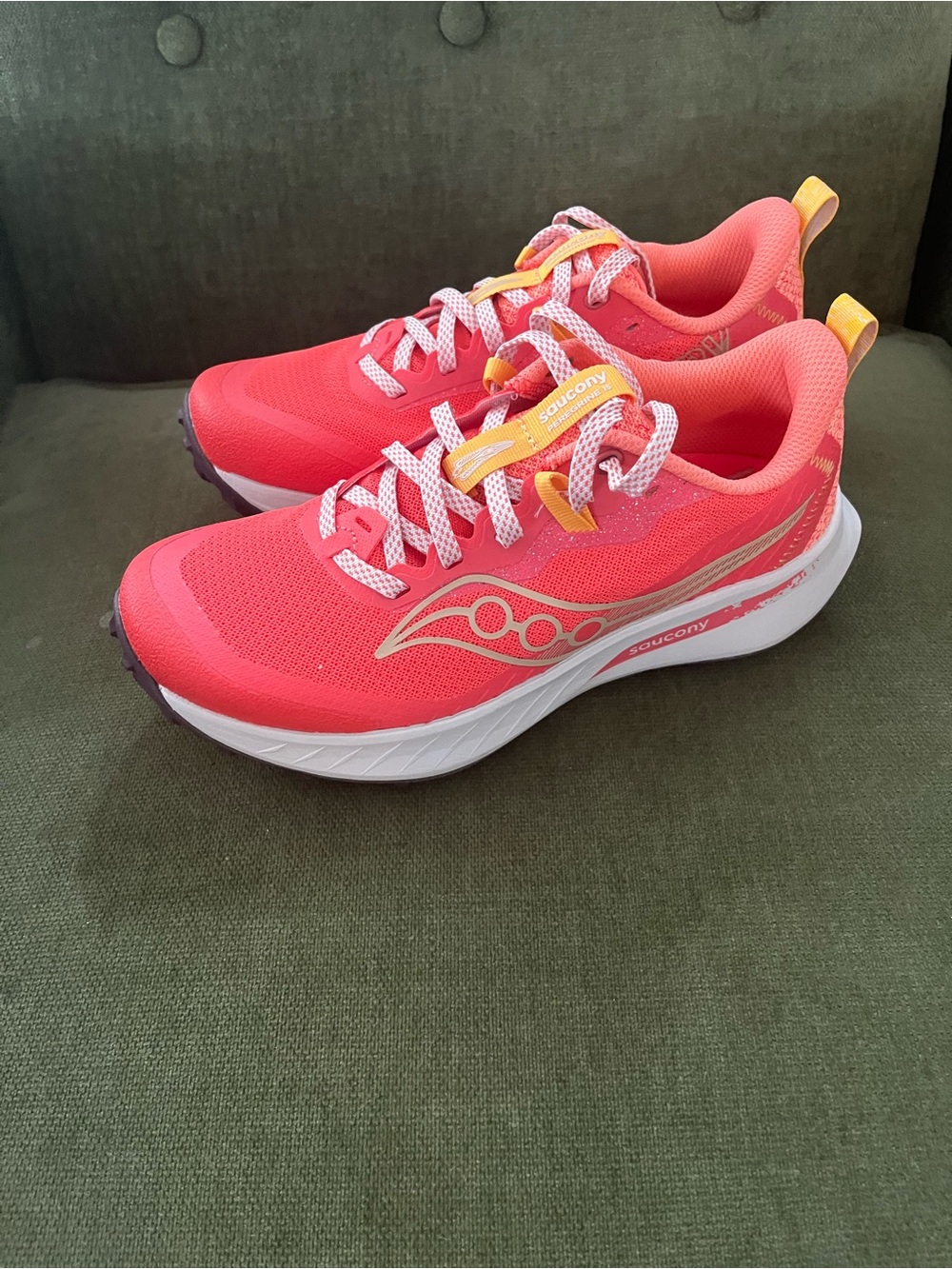 Saucony peregrine trail running shoes. Women’s size 8